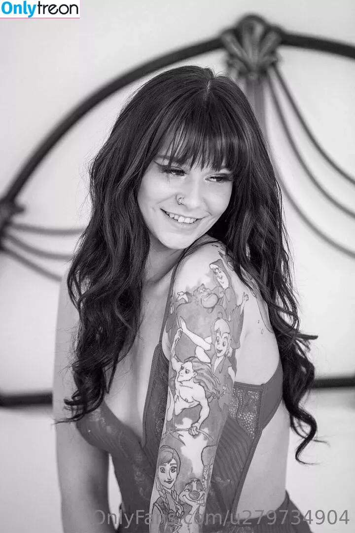 noe_waymefree240399 nude photo #0041 (unvrslcnsprcy)