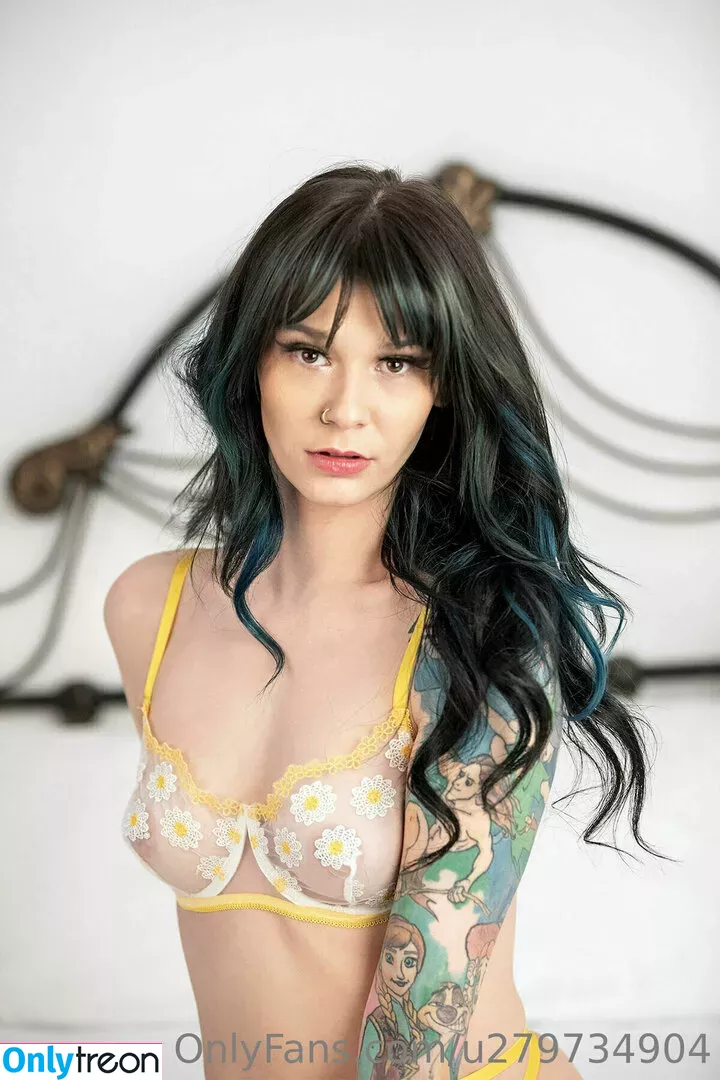 noe_waymefree240399 nude photo #0048 (unvrslcnsprcy)