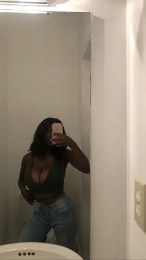 Noelle KaylahRich / bbia.k / kaylaraerich / noellefoley nude photo #0022