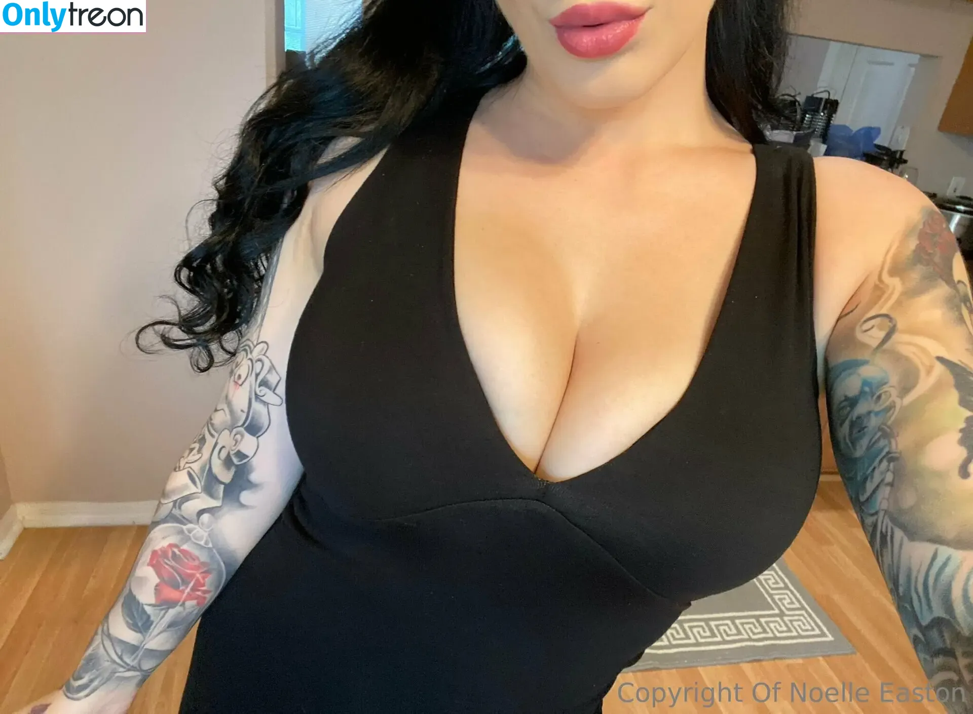 noelleeaston nude photo #0073 (noelleshow)