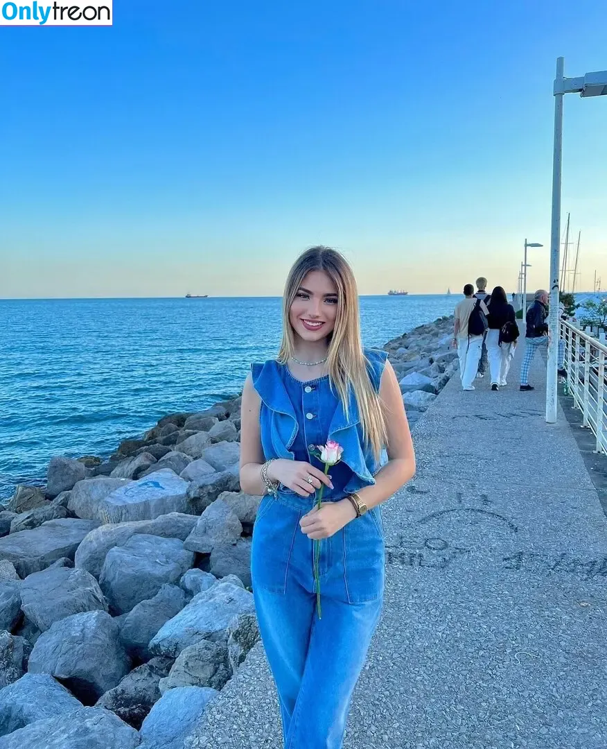 Noemi Casella голая photo #0003 (_noemicasella_)