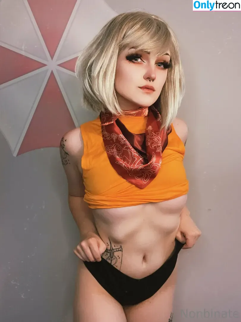Nonbinate nude photo #1447 (M Blackburn)