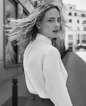 Nora Arnezeder / noraarnezederofficial nude photo #0013