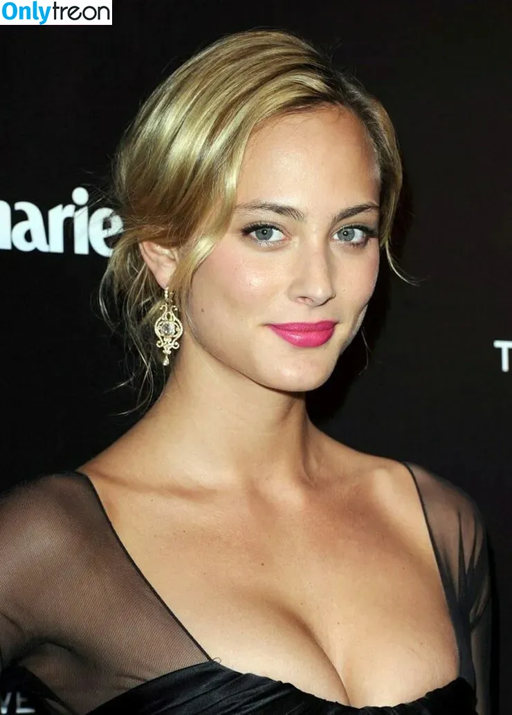 Nora Arnezeder голая photo #0034 (noraarnezederofficial)