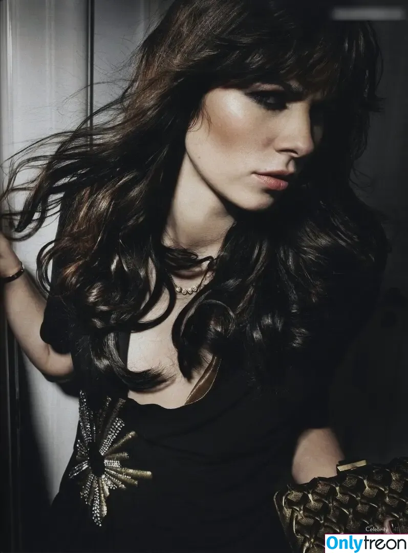 Nora Tschirner голая photo #0008 (noratschirner / normatschernau)