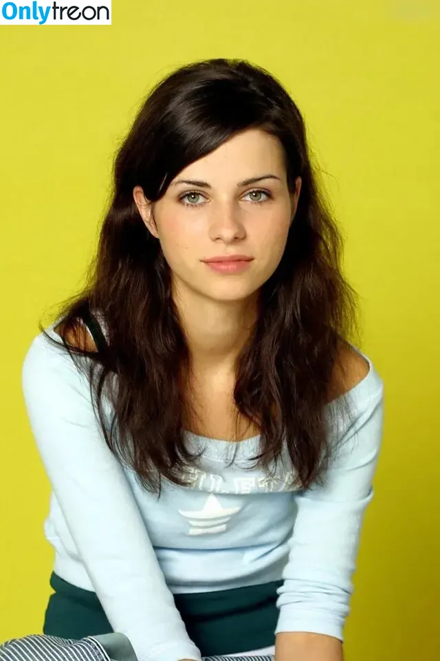 Nora Tschirner голая photo #0059 (noratschirner / normatschernau)