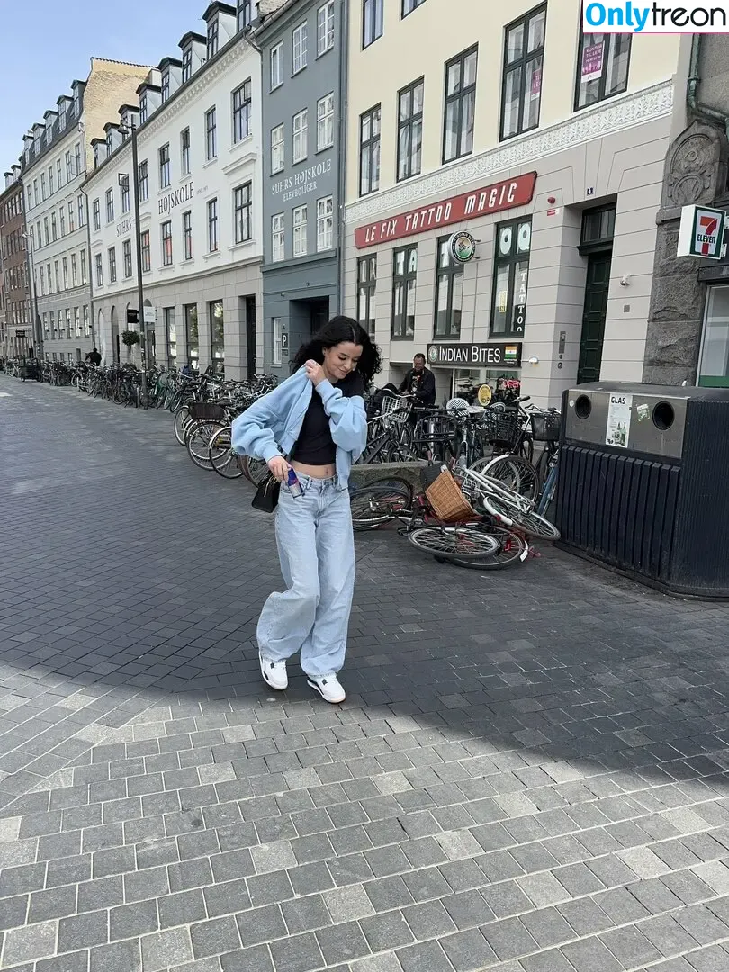 NoraExplorer голая photo #0079 (noraexplorerr / noratheexplorerr)
