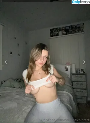  nude photo #0004