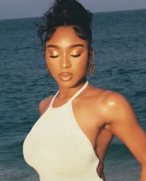 Normani / normani.sasha фото голая #0047