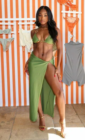 Normani / normani.sasha фото голая #0114