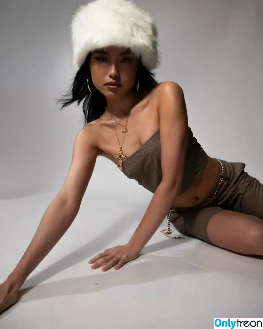 Notevenemily nude photo #0010 (stillnotemily)