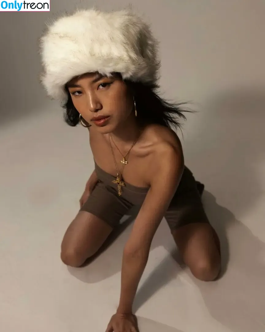 Notevenemily nude photo #0012 (stillnotemily)