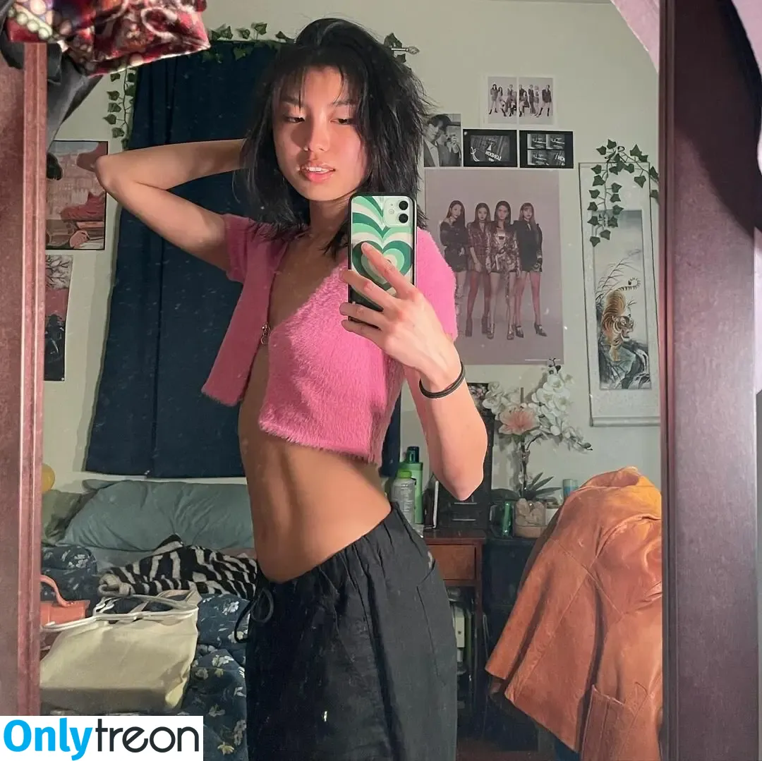 Notevenemily nude photo #0022 (stillnotemily)