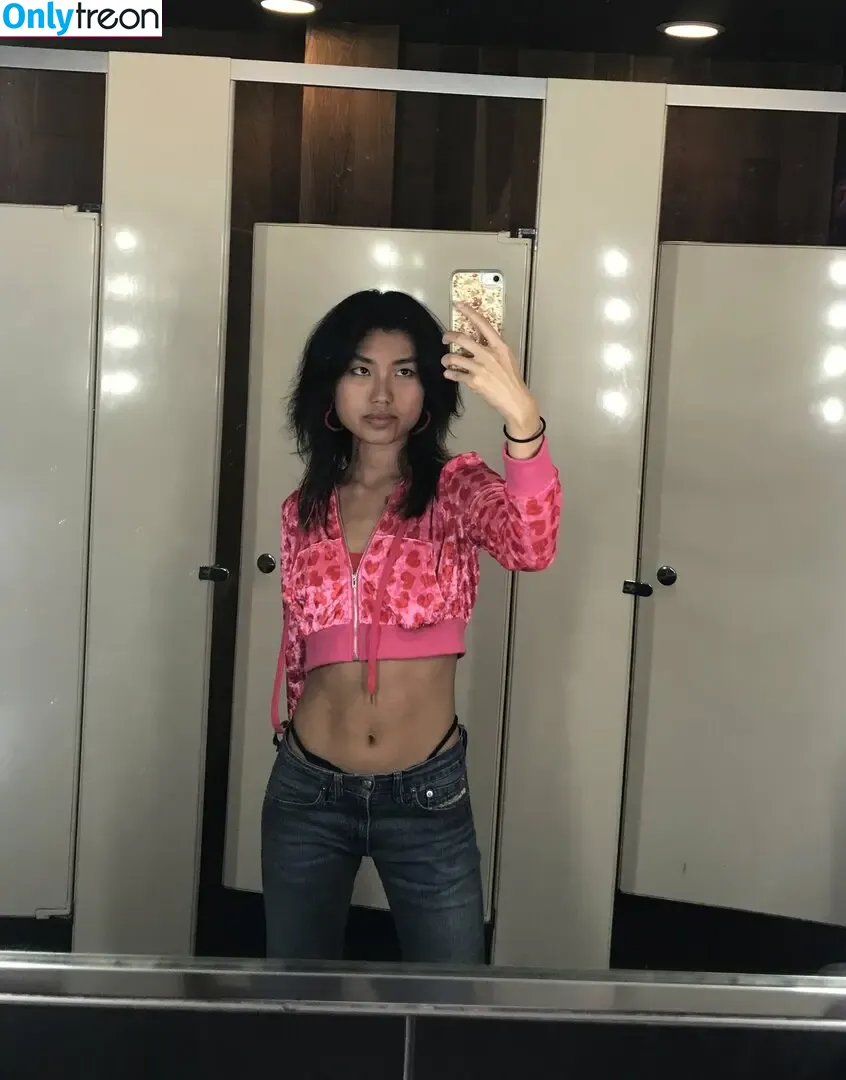 Notevenemily nude photo #0034 (stillnotemily)
