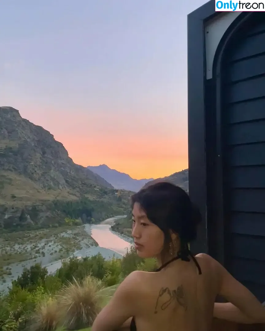 Notevenemily nude photo #0074 (stillnotemily)