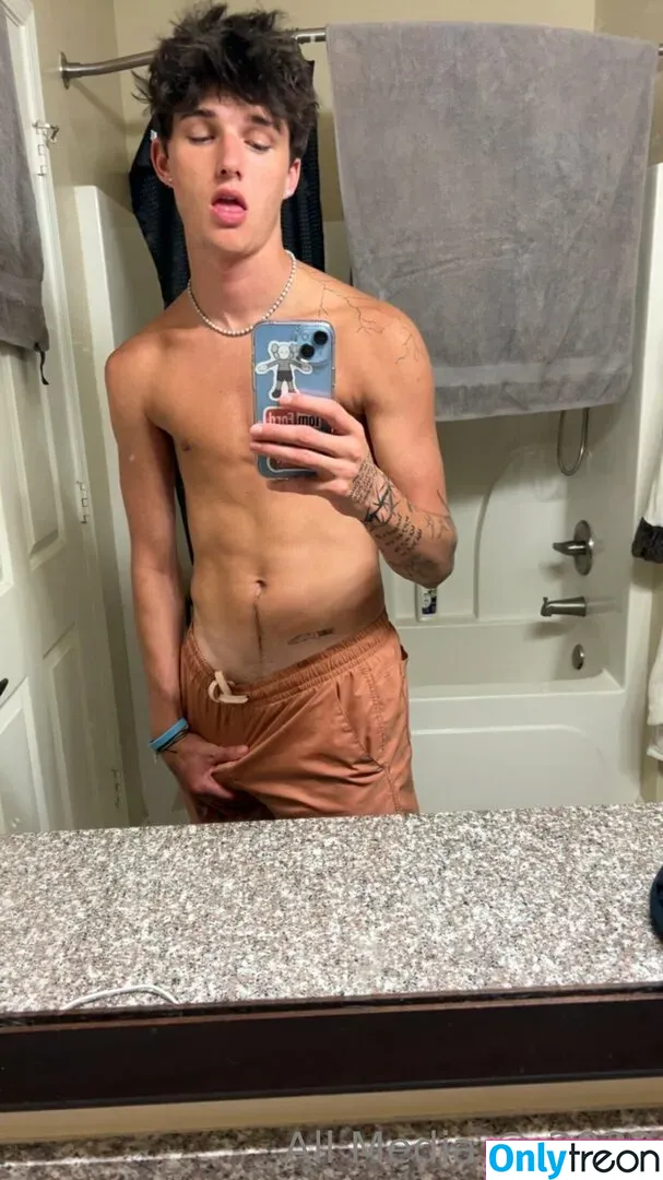 notgavinn nude photo #0004 (notgavin)