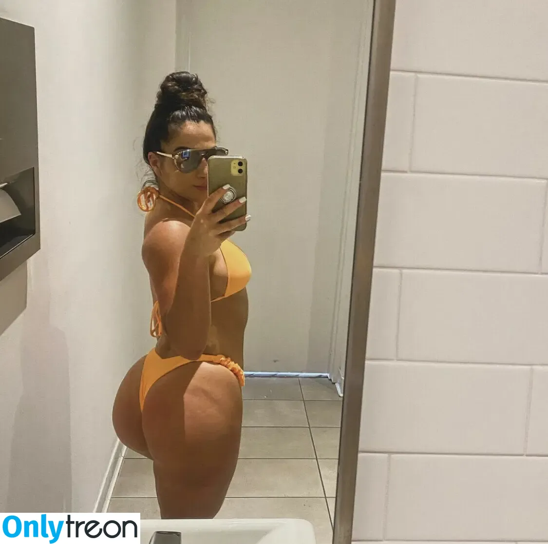 NotLizBrody nude photo #0007 (lizbrody)