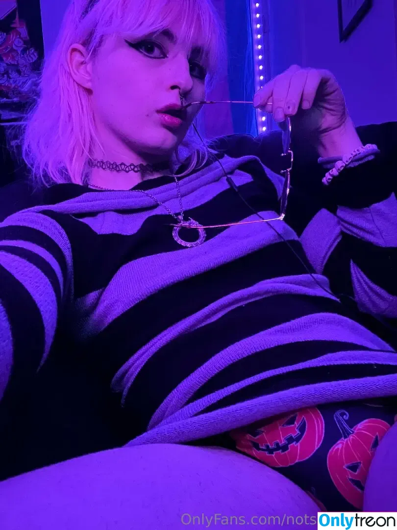 notsafeforspite nude photo #0071 (LiquidGoth / notsafeforself)