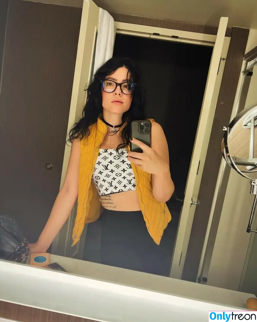 Notsoerudite nude photo #0116 (not_so_erudite)