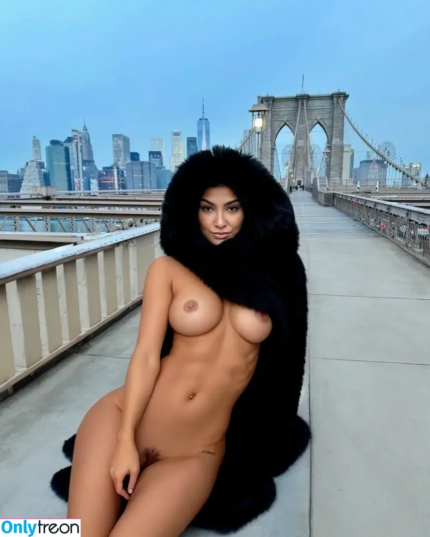 Nourhene Hocini nude photo #0059 (Nourhene Hocini)