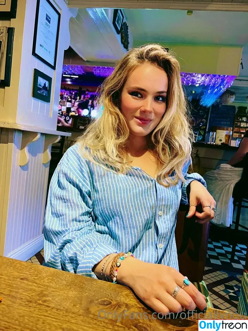noutease голая photo #0035 (nourbese)