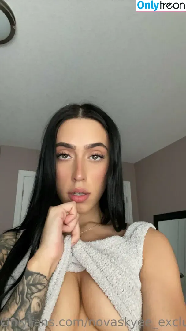 novaskyee_exclusive nude photo #0030 (novaskyee_exclusive)