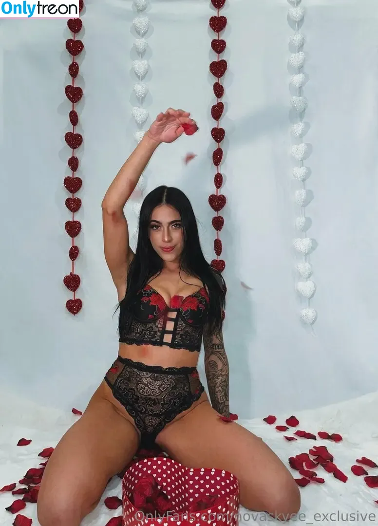 novaskyee_exclusive nude photo #0066 (novaskyee_exclusive)