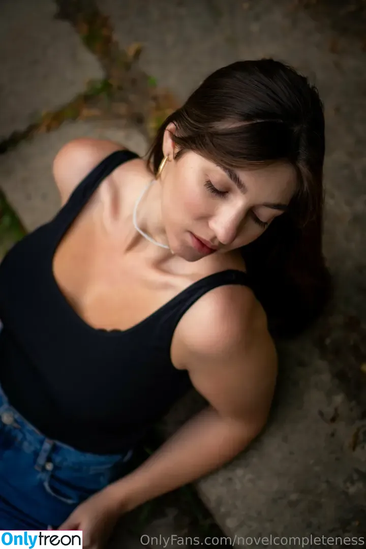 novelcompleteness nude photo #0206 (bookishsoull_)