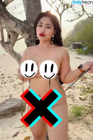 Novitasari.sh nude photo #0011