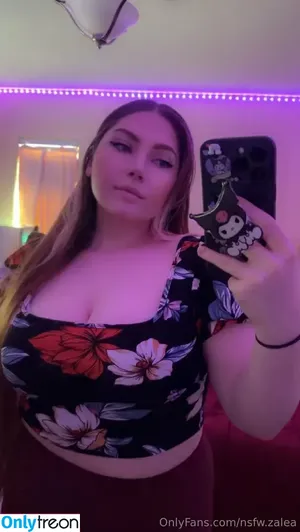 nsfw_zalea / BreeZalea / _azalyagonzalez / nsfw.zalea nude photo #0022