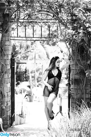 Núbia Óliiver / NubiaOliiver / nubiaoliiveroficial nude photo #0040