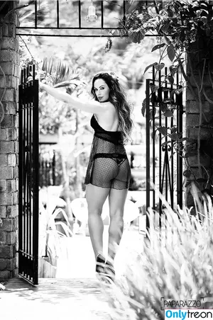 Núbia Óliiver / NubiaOliiver / nubiaoliiveroficial nude photo #0047