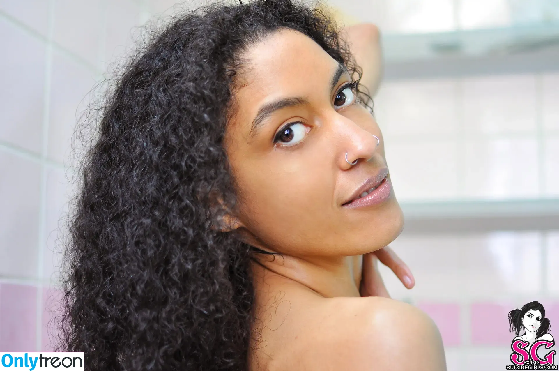 Nubia SG nude photo #0008 (its_nubia / nubialuvly)