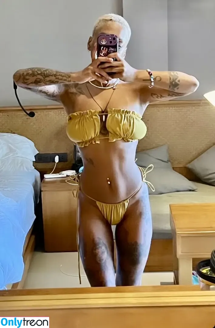 Nura Habib Omer nude photo #0240 (nura)