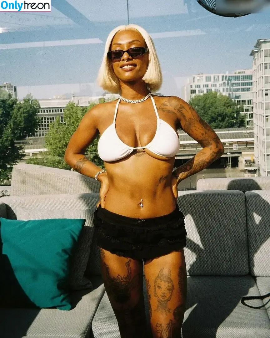 Nura Habib Omer nude photo #0290 (nura)