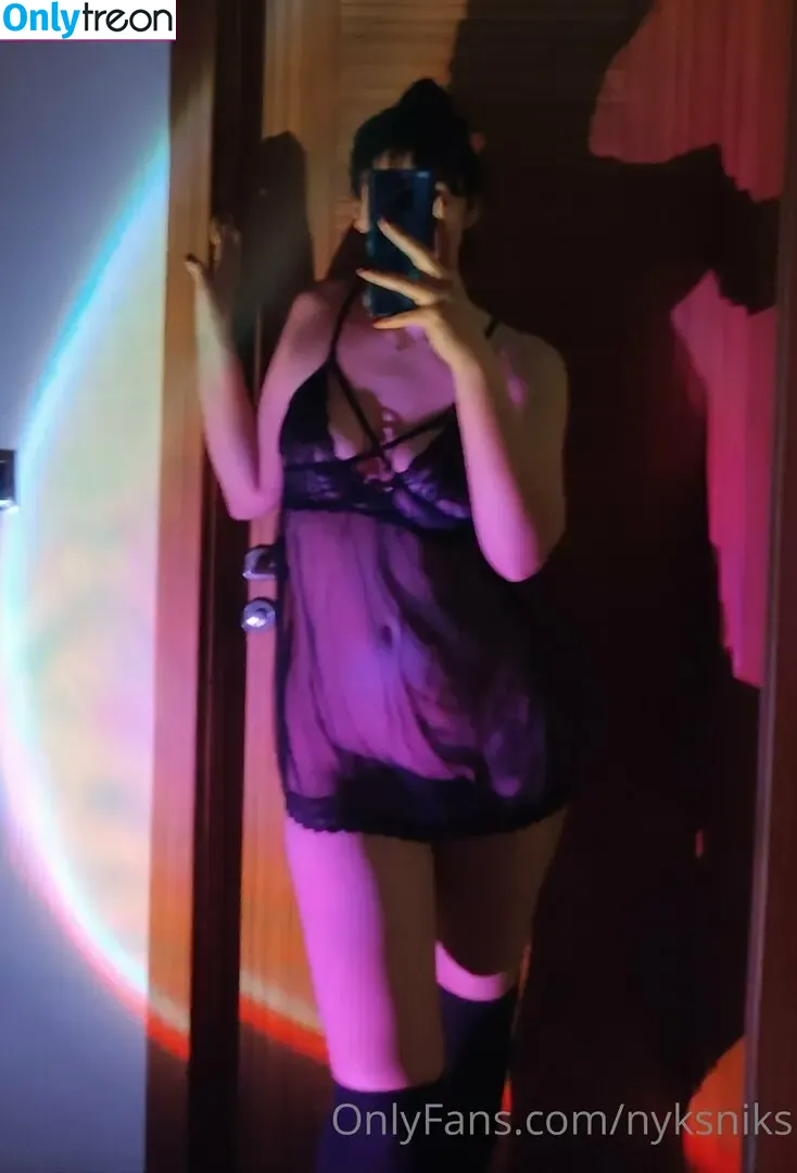 nyksniks nude photo #0005 (nikkss)