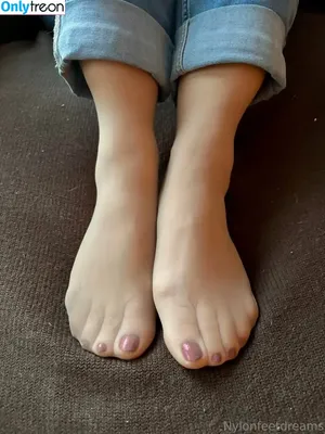nylonfeetdreams / inyournylondreams4 nude photo #0002
