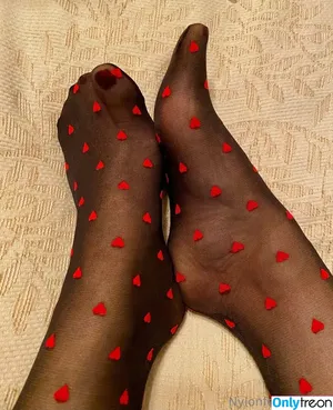 nylonfeetdreams / inyournylondreams4 nude photo #0039