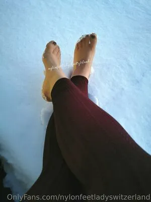 nylonfeetladyswitzerland / nylonfeetlady_switzerland nude photo #0030