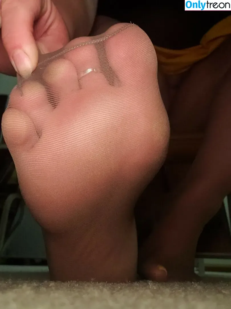 Nylonsandsocks nude photo #0003 (nylon_and_socks)