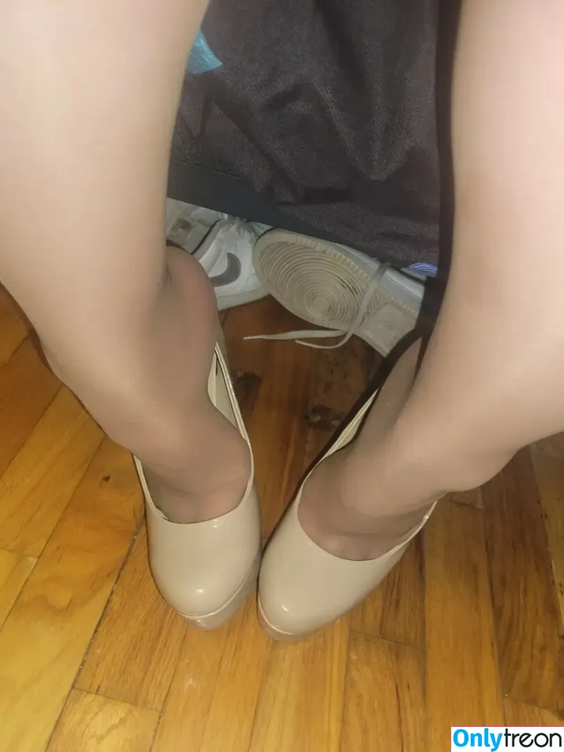 Nylonsandsocks nude photo #0198 (nylon_and_socks)