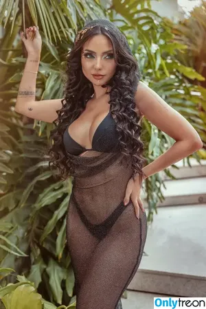 Nyvi Estephan / Discussão / nyvi_estephan / nyviestephan nude photo #0410