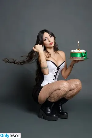 Nyvi Estephan / Discussão / nyvi_estephan / nyviestephan nude photo #0719