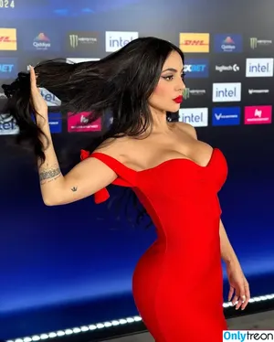 Nyvi Estephan / Discussão / nyvi_estephan / nyviestephan nude photo #0811