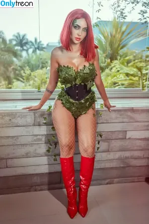 Nyvi Estephan / Discussão / nyviestephan nude photo #0948