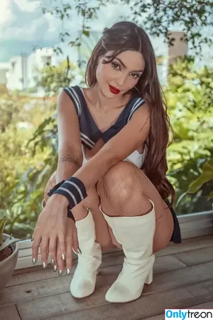 Nyvi Estephan / Discussão / nyviestephan nude photo #0971
