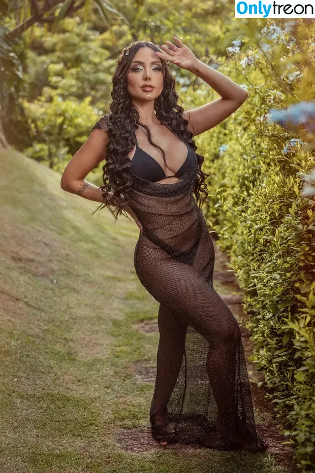 Nyvi Estephan nude photo #0413 (Discussão / nyvi_estephan / nyviestephan)