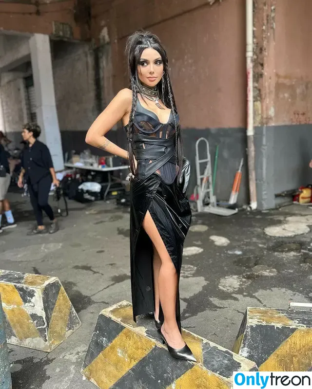 Nyvi Estephan nude photo #0419 (Discussão / nyvi_estephan / nyviestephan)