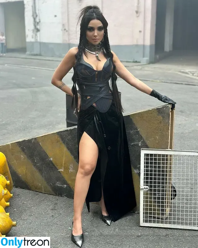 Nyvi Estephan nude photo #0420 (Discussão / nyvi_estephan / nyviestephan)
