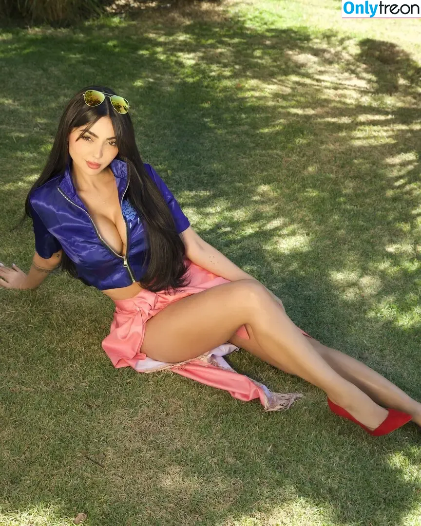 Nyvi Estephan nude photo #0609 (Discussão / nyvi_estephan / nyviestephan)